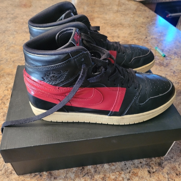 Air Jordan 1 Retro High OG 'Couture' - Picture 6 of 10